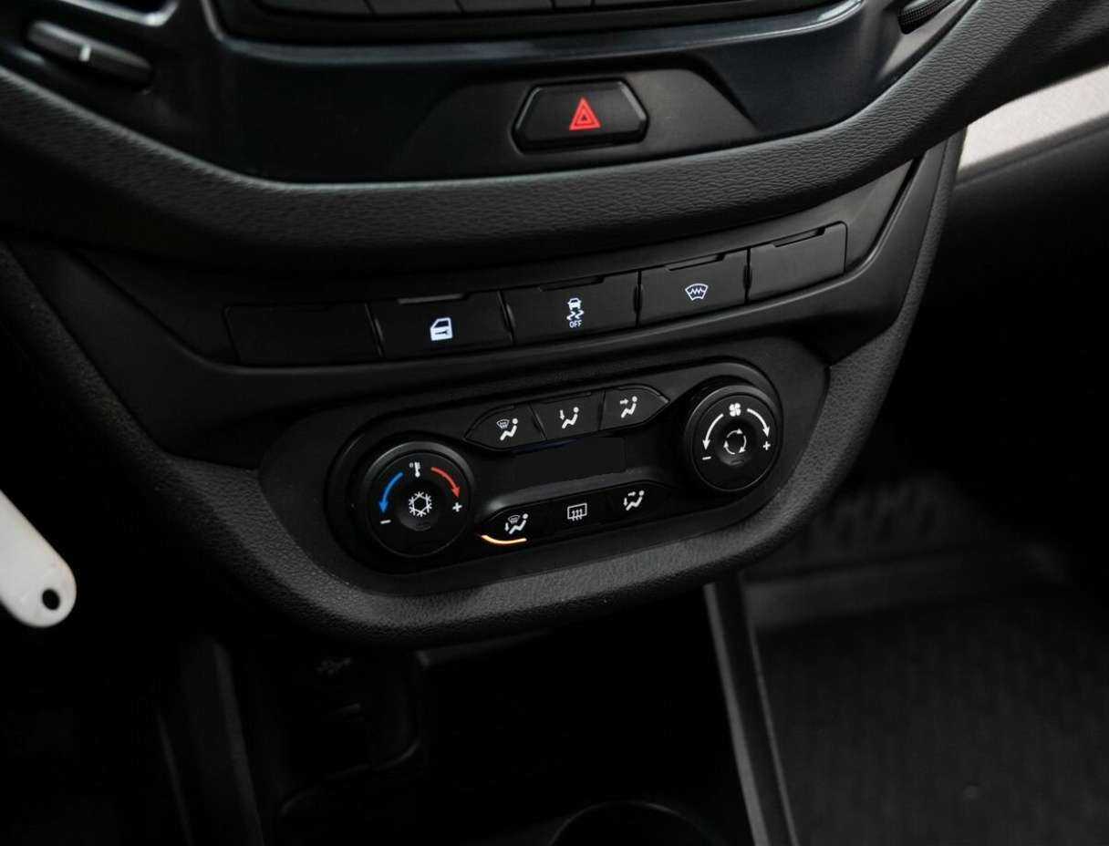 Lada (ВАЗ) Vesta, 2019 Фото №20