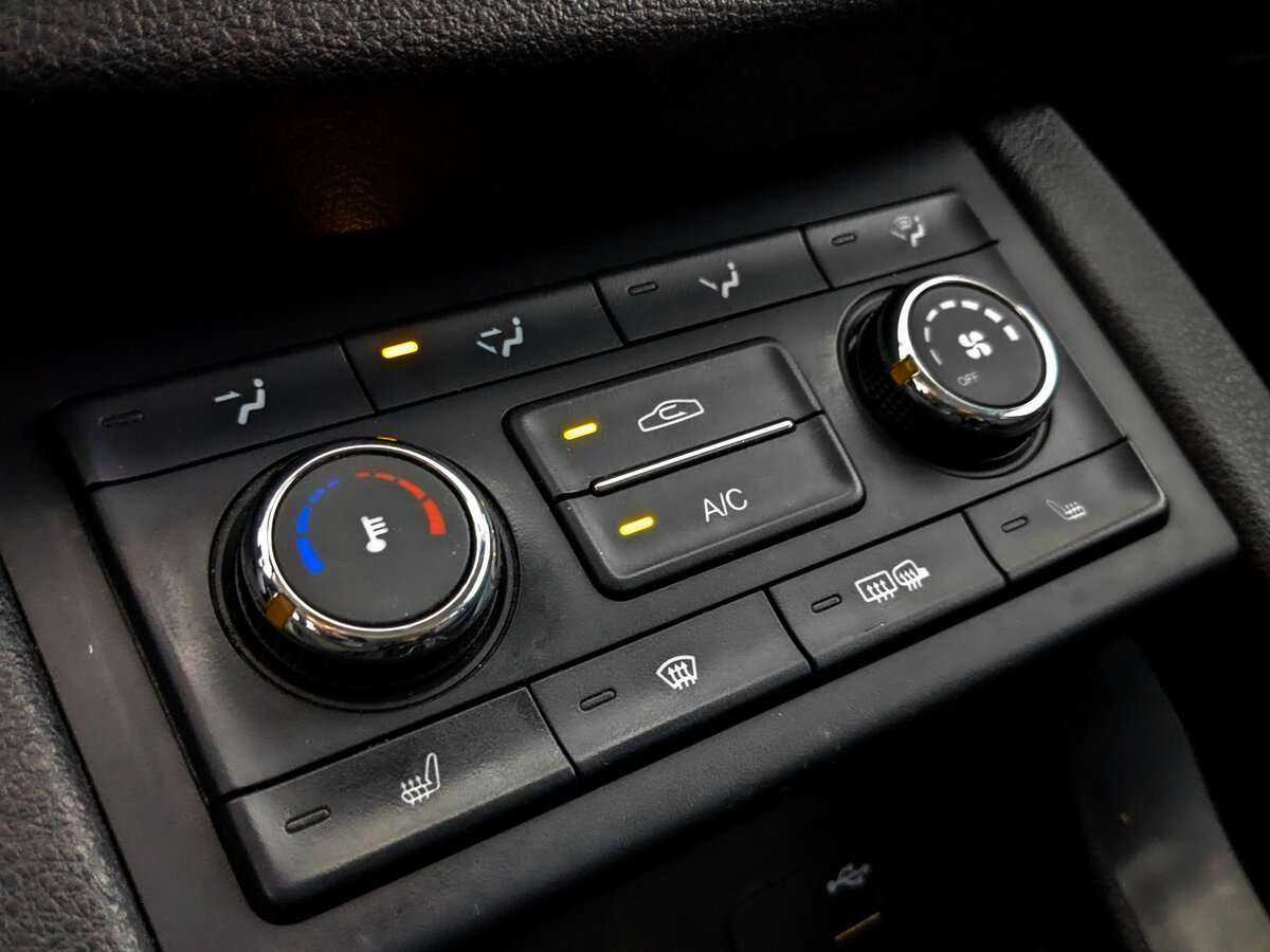 FAW Besturn X40, 2019 Фото №22