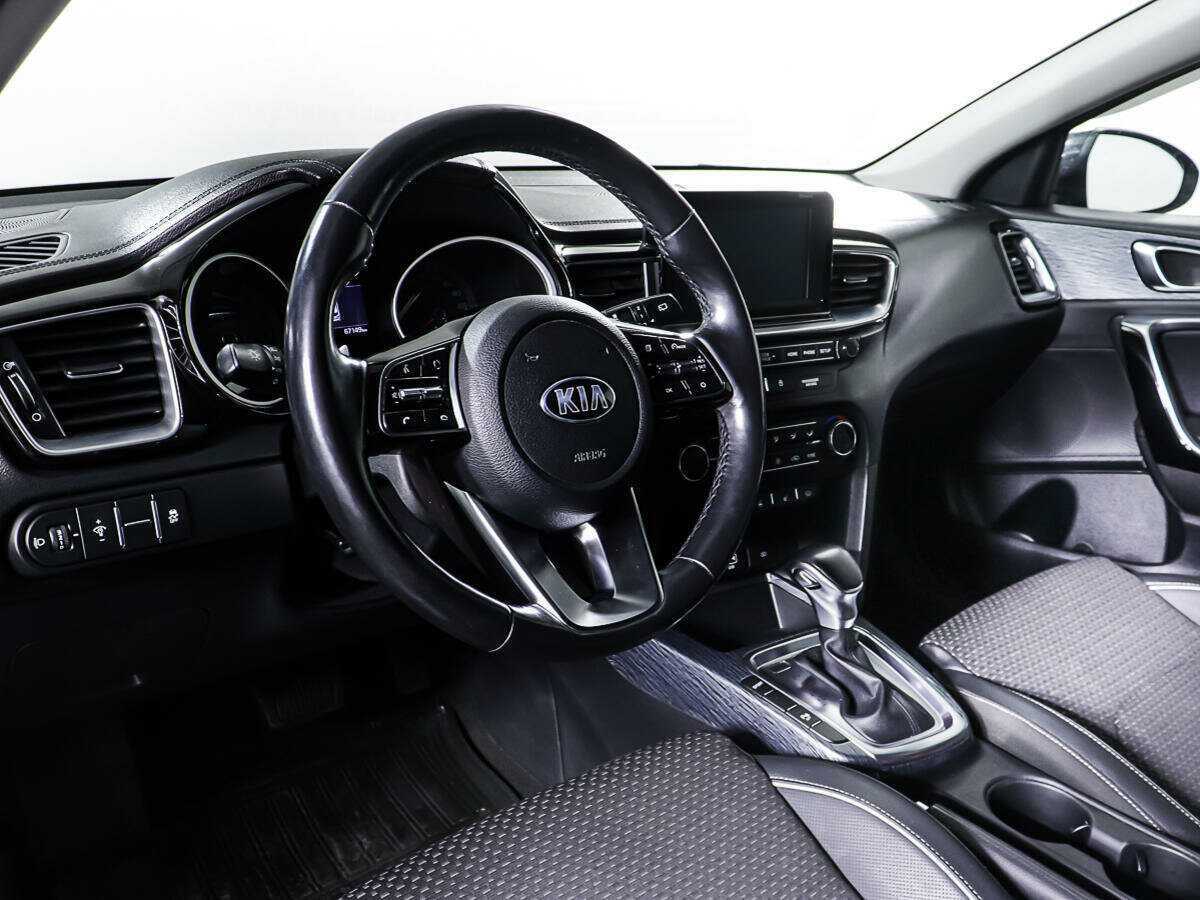 Kia Ceed, 2018 Фото №12