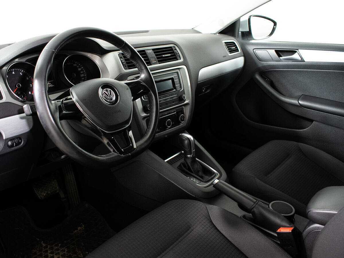 Volkswagen Jetta, 2018 Фото №13