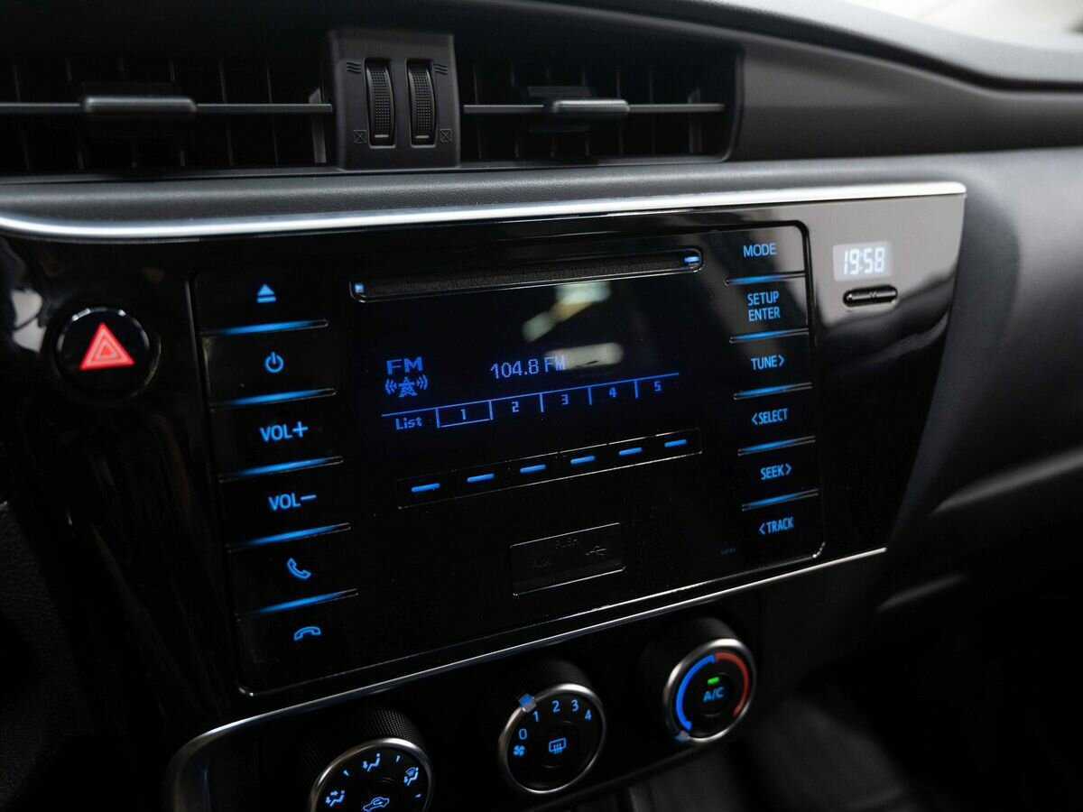 Toyota Corolla, 2017 Фото №18