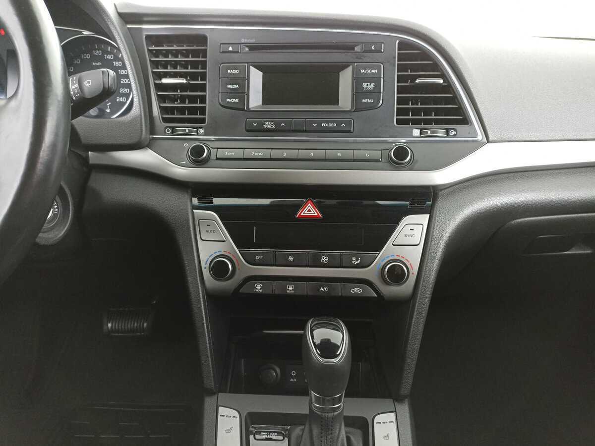 Hyundai Elantra, 2018 Фото №13