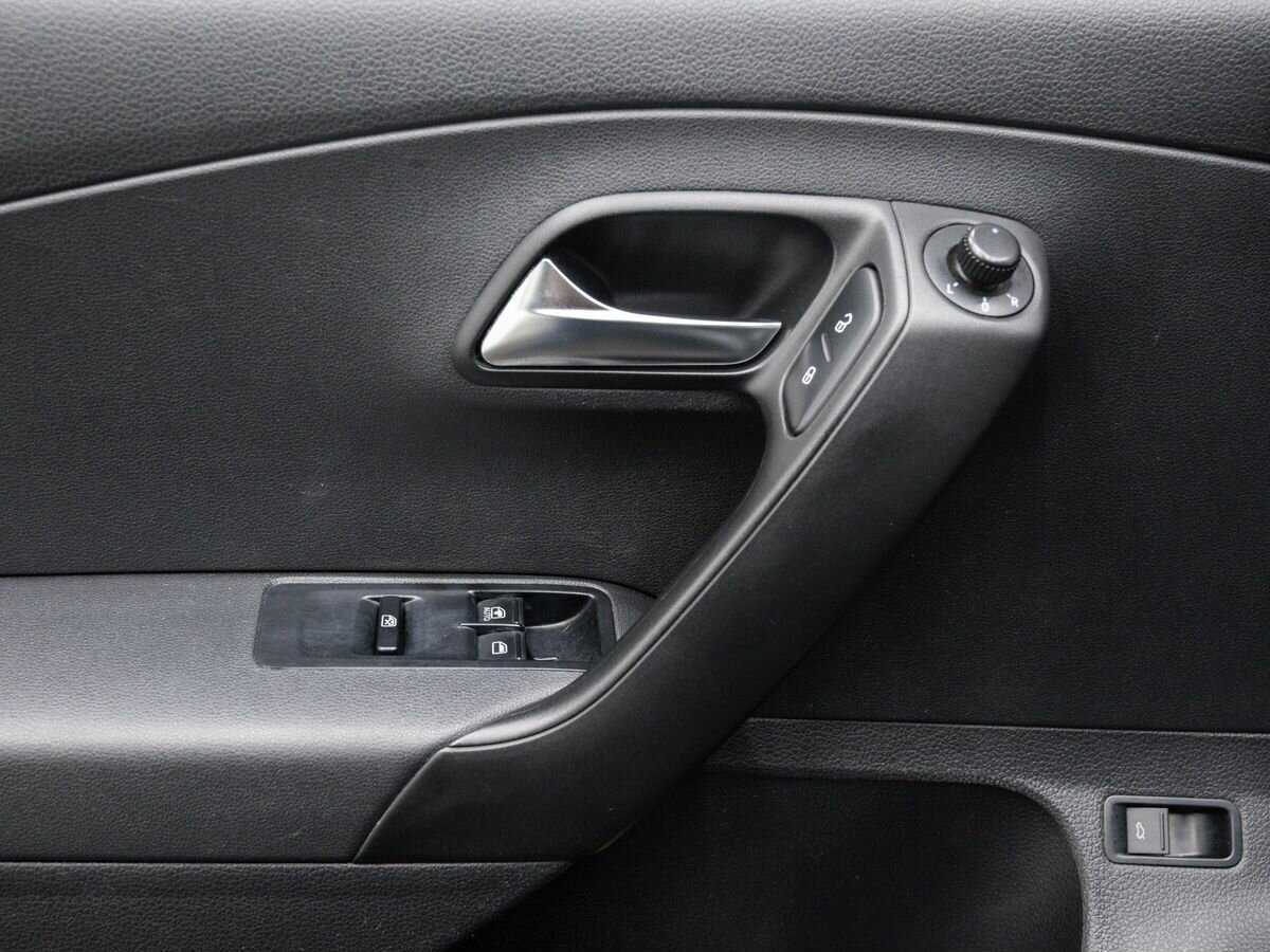 Volkswagen Polo, 2014 Фото №16