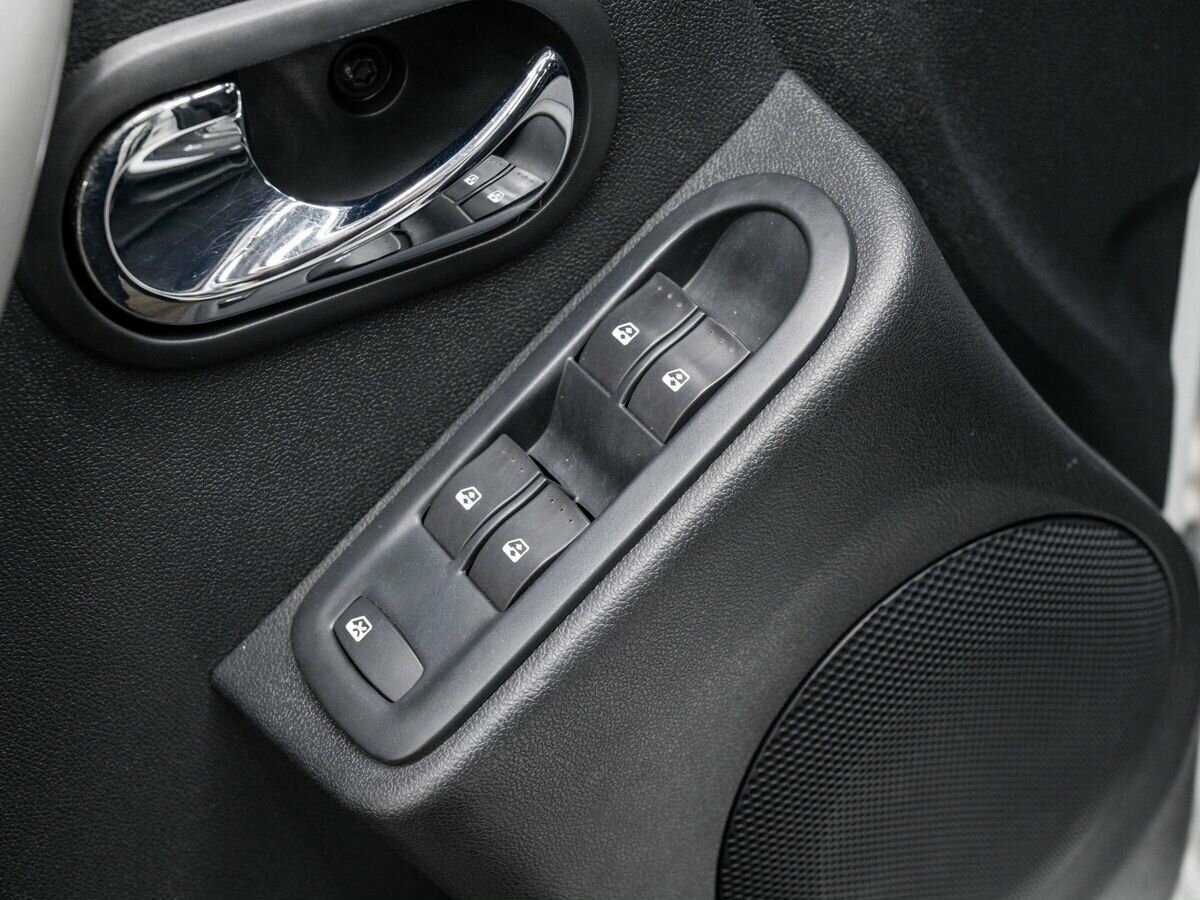 Nissan Terrano, 2015 Фото №16