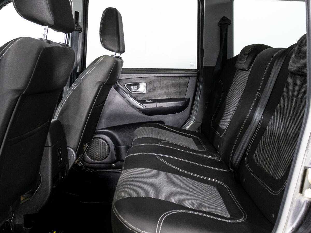 УАЗ Patriot, 2015 Фото №8