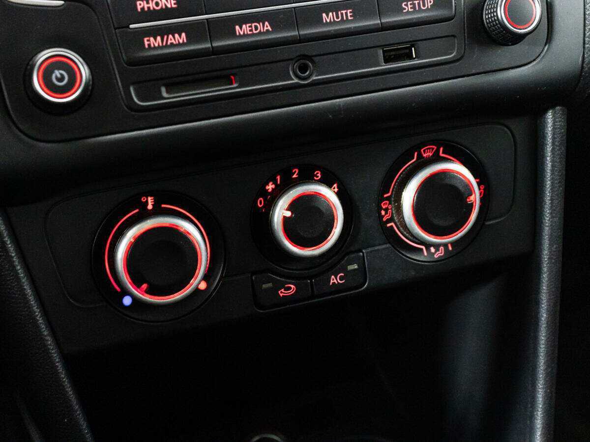 Volkswagen Polo, 2014 Фото №15