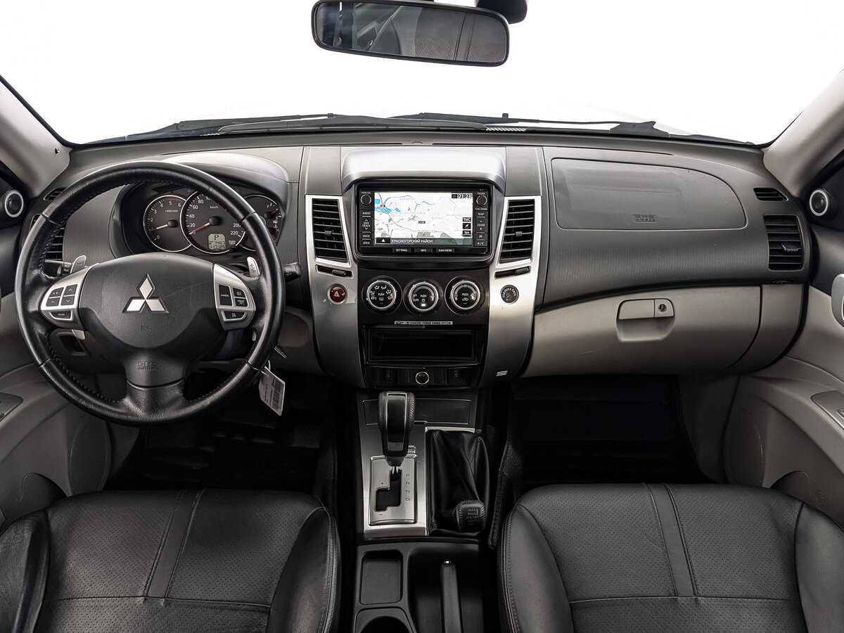 Mitsubishi Pajero Sport, 2013 Фото №14