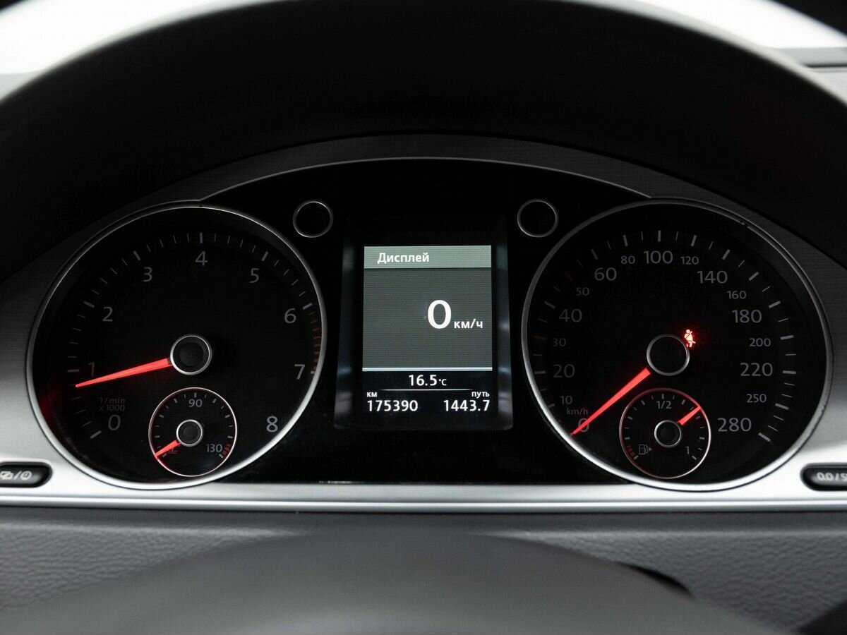 Volkswagen Passat CC, 2014 Фото №18