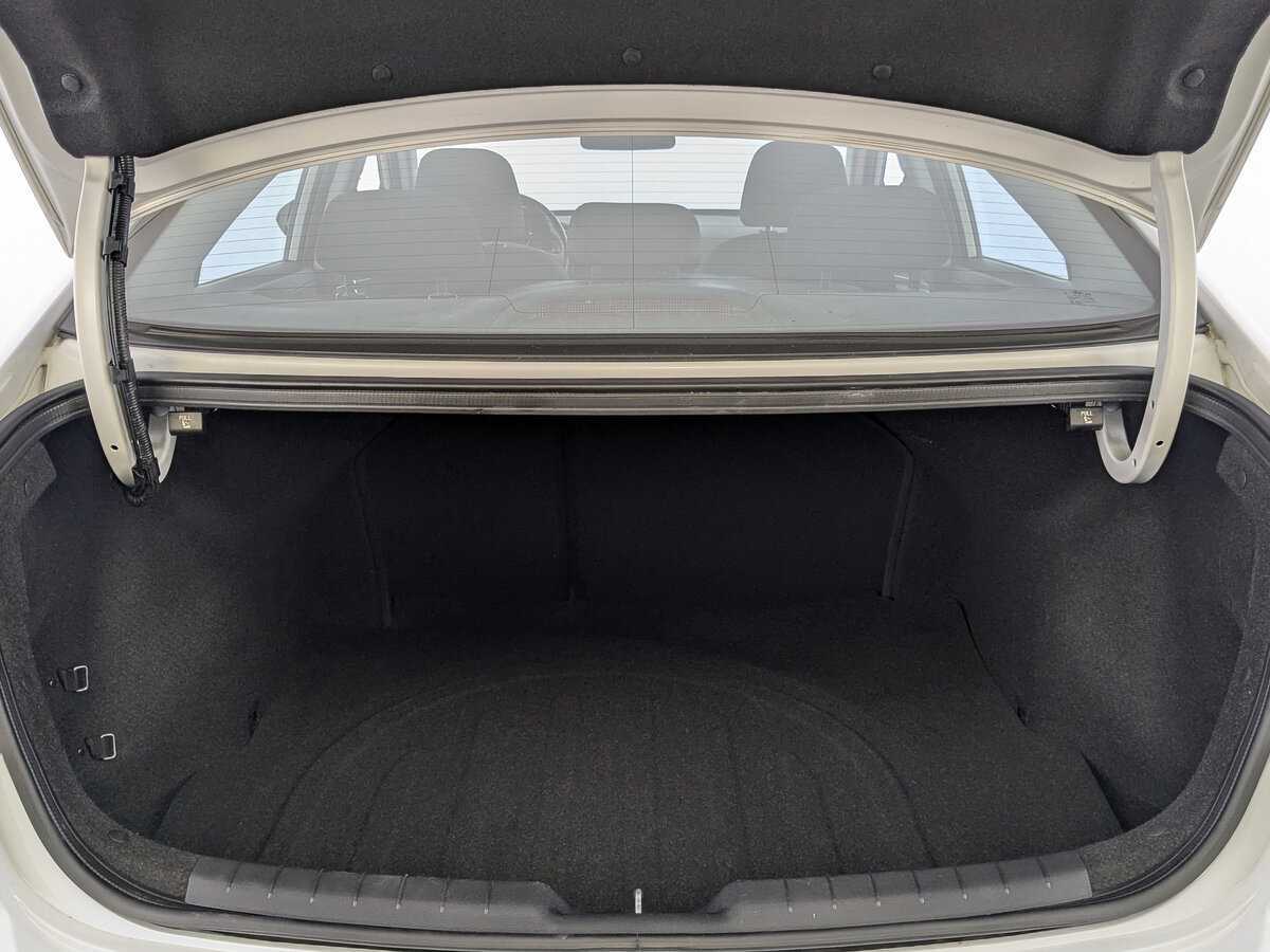 Hyundai Elantra, 2019 Фото №10