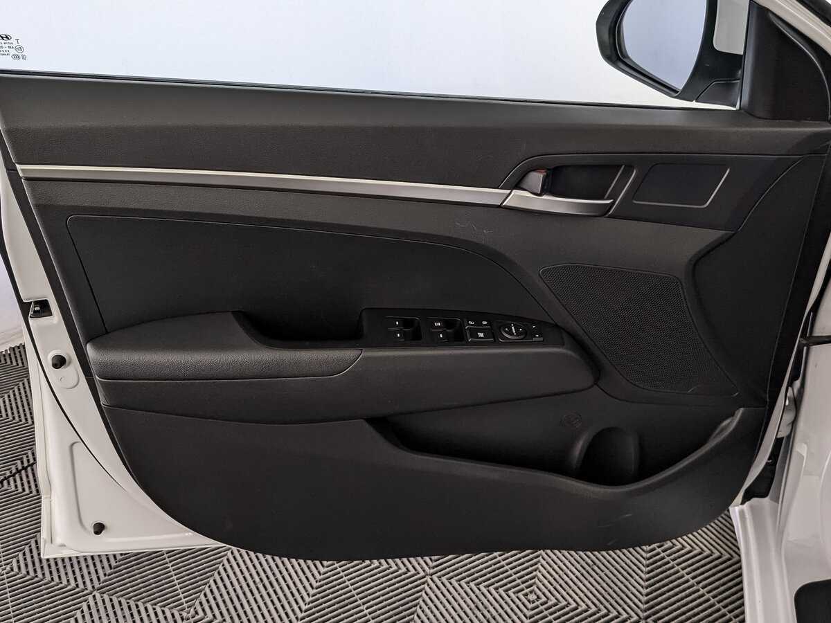 Hyundai Elantra, 2019 Фото №19