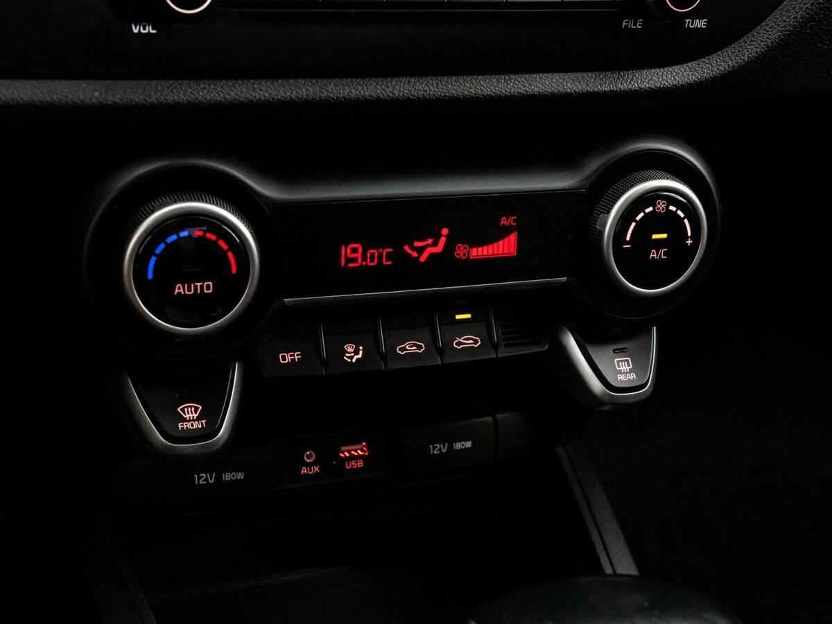 Kia Rio, 2018 Фото №15