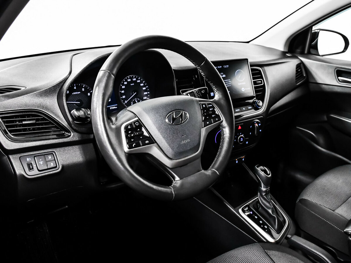 Hyundai Solaris II Рестайлинг, 2021 Фото №12