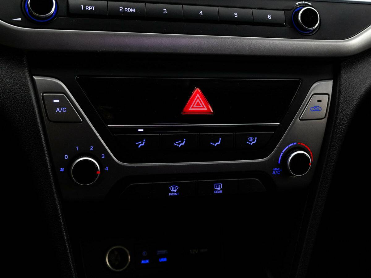 Hyundai Elantra VI (AD), 2016 Фото №11